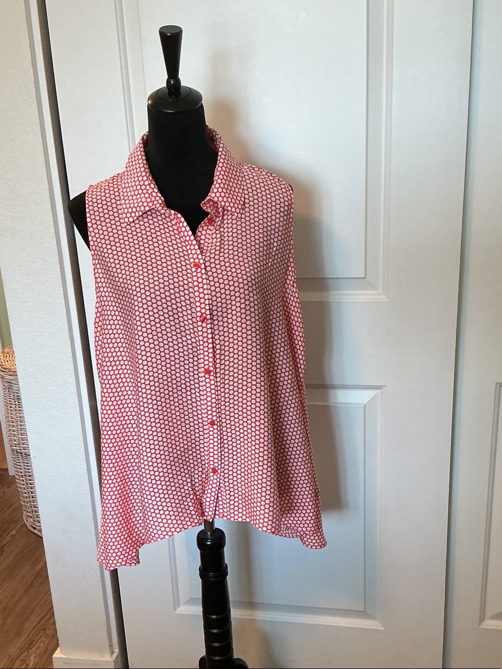 Essentials by Milano Sleeveless Button-Front Pink Dot Blouse XL